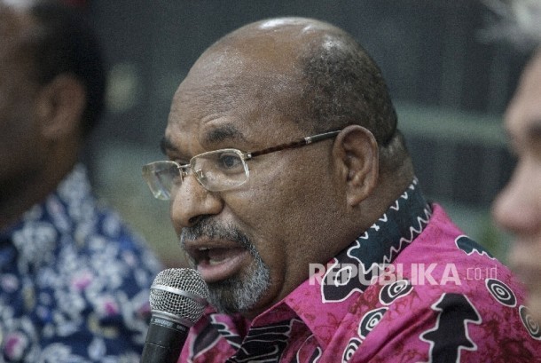 gubernur-papua-bantah-berita-bohong-soal-dukung-ahok