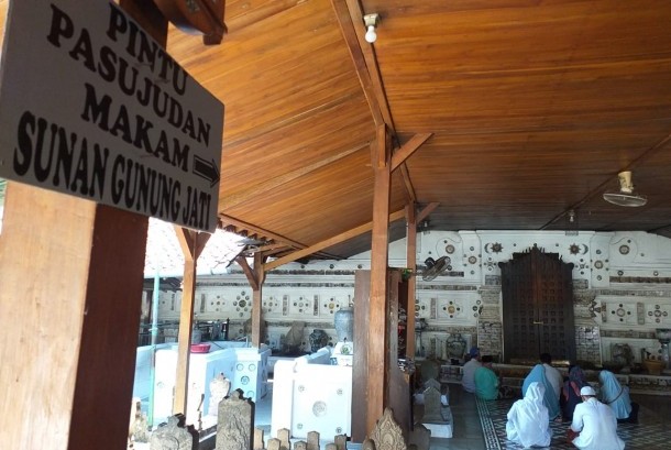 Praktik LGBT Ada di Publik, Pemerhati Cirebon: Ini Kota Wali, Mau pada Kualat?