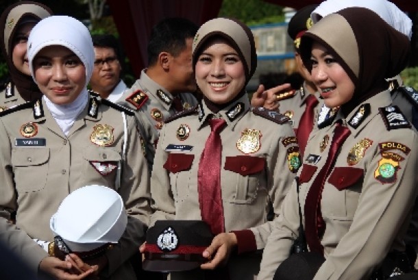 Prabowo-Hatta Diyakini Beri Hak Berjilbab Polwan