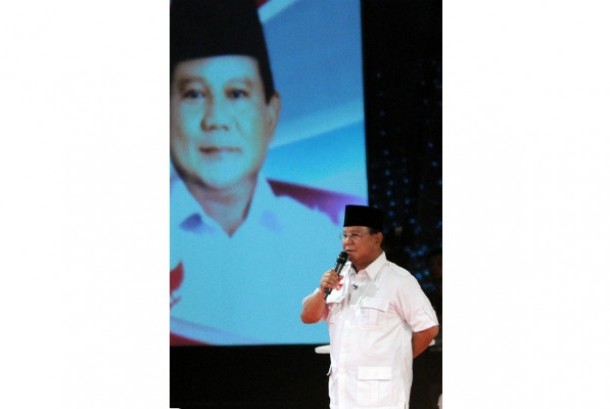 (FITNAH KEJAM DARI PANASTAK JOKOWI) Selebaran Pink Diskreditkan Prabowo Menyebar