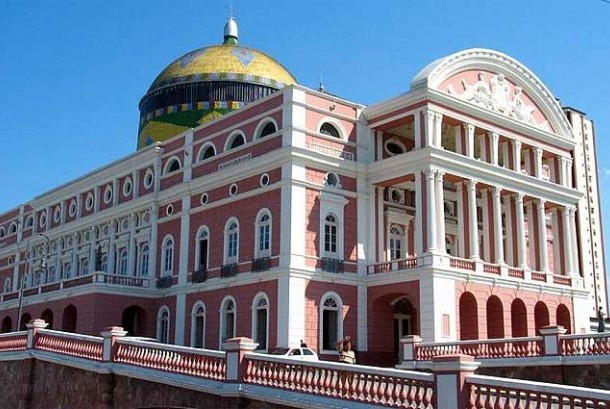 mengintip-manaus-paris-ala-brazil-di-amazon