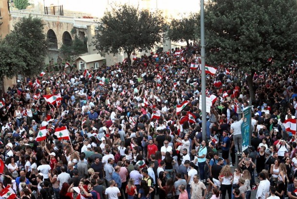 Tarif Whatsapp dan Pajak yang Picu Demo Besar di Lebanon