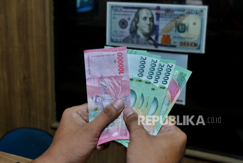 BI Tahan Suku Bunga, Rupiah Menguat