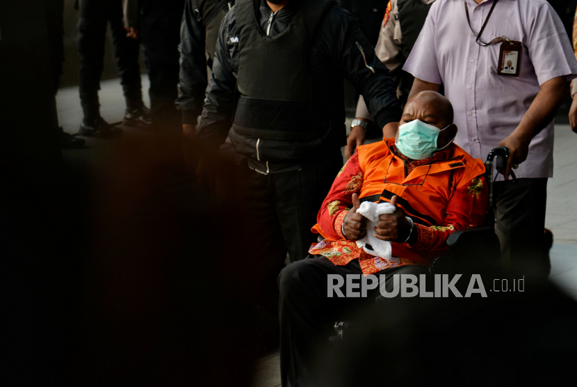 Pemantauan Kesehatan, Petugas Rutan Bahkan Harus Pastikan Lukas Enembe Telan Obatnya