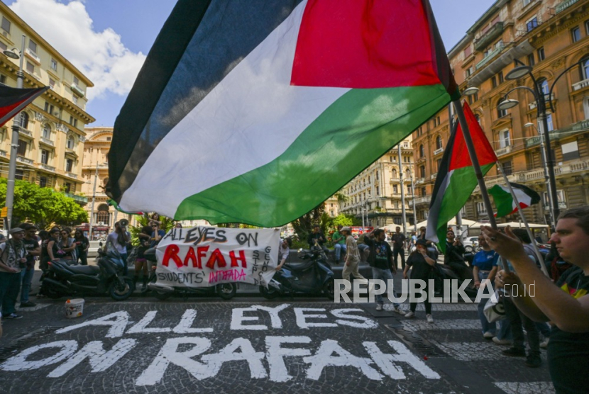 kecam-zionis-israel-demonstran-pro-palestina-dibubarkan-kepolisian-new-york