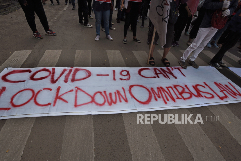 dpr-lanjutkan-pembahasan-ruu-omnibus-law-ciptaker-siang-ini