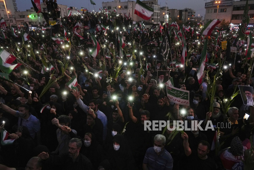 as-jatuhkan-sanksi-pejabat-iran-terkait-dengan-protes-massal