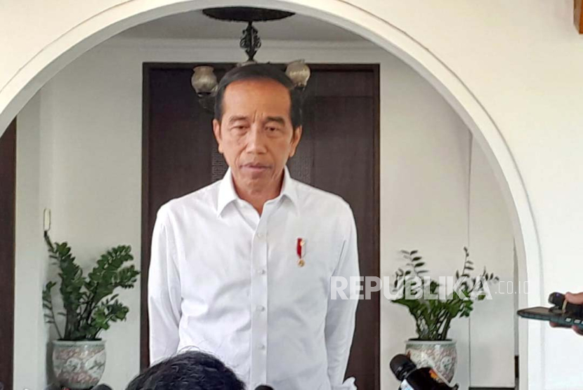 Pengamat Minta Jokowi Hentikan Aparat 'Intimidasi' Aktivis dan Mahasiswa