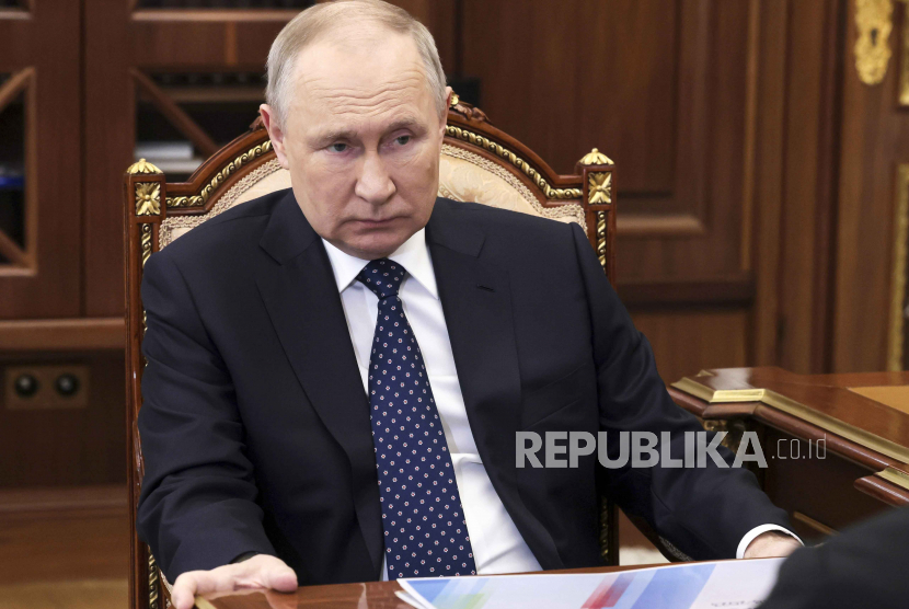 vladimir-putin-terancam-ditangkap-jika-hadiri-ktt-brics-di-afsel