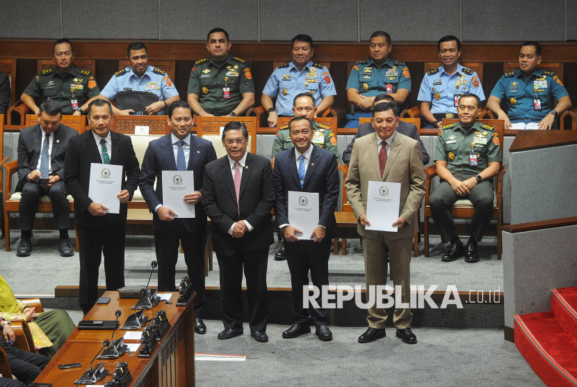 ruu-tni-disahkan-dpr-supremasi-sipil-harus-dijunjung-tinggi