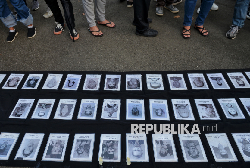 Keluarga Pahlawan: Buku Sejarah Baru jangan Tutupi Penculikan Mahasiswa