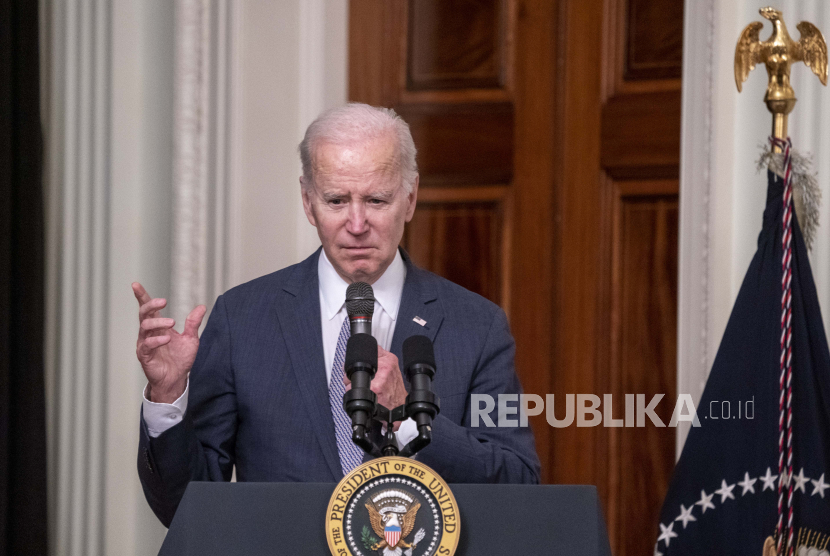 setahun-perang-ukraina-biden-umumkan-akan-beri-sanksi-baru-terhadap-rusia