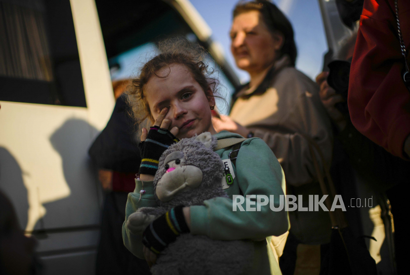 Kiev Minta Warga Rusia tidak Adopsi Anak Ukraina