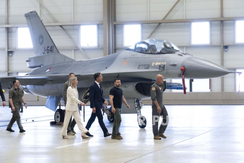 nato-makin-berani-lawan-rusia-kirim-pesawat-f-16-untuk-ukraina