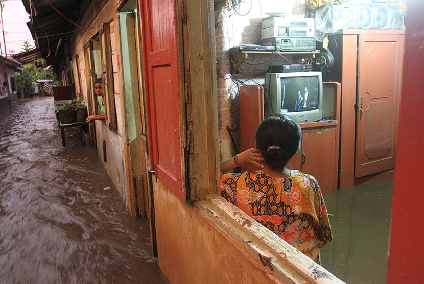 Hujan Lebat Sebabkan Banjir Makin Dalam di Aceh Barat