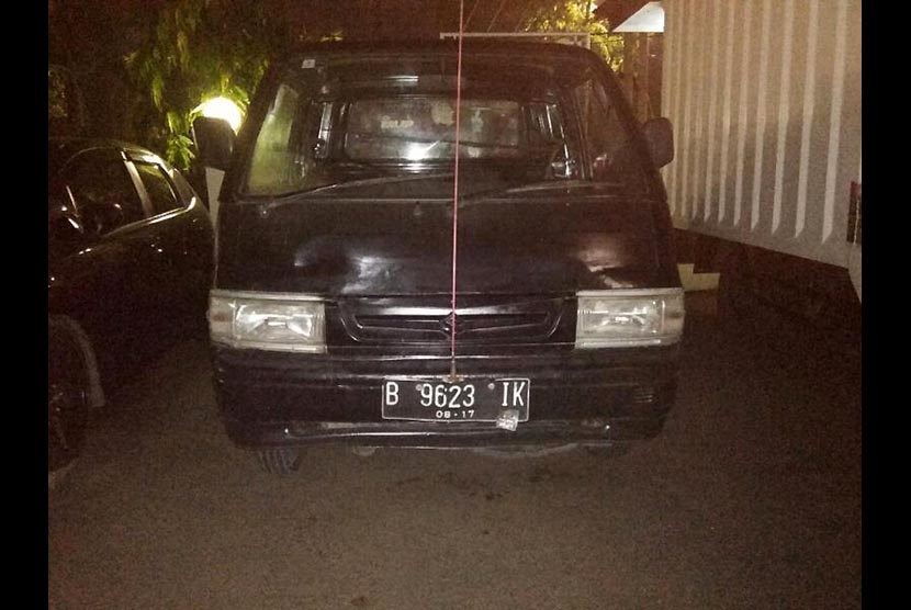 Diduga Melanggar Masa Tenang, Enam Mobil Boks Berisi Sembako Ditahan