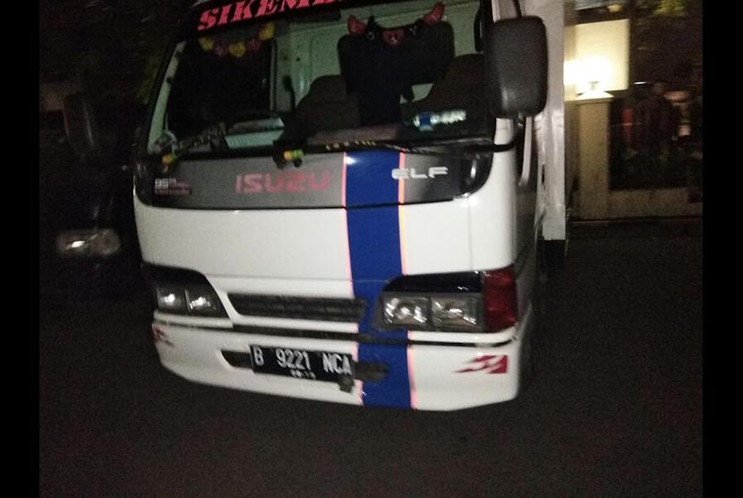 Diduga Melanggar Masa Tenang, Enam Mobil Boks Berisi Sembako Ditahan