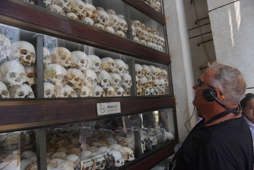 sekjen-pbb-kunjungi-museum-genosida-khmer-merah
