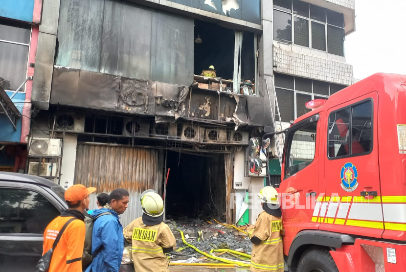 Kebakaran Hebat di Cempaka Putih, Begini Parahnya Amuk Si Jago Merah di Jakarta