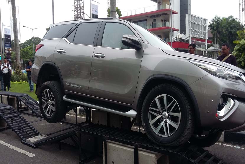 Soal Fortuner, Suara Penolakan Muncul dari DPRD
