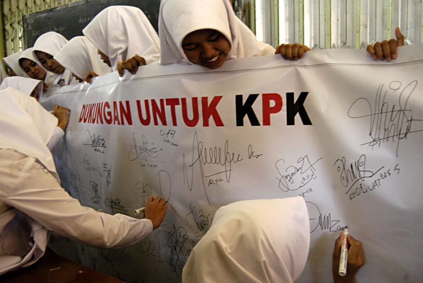 mereka-yang-terus-bekerja-dalam-diam-kpk