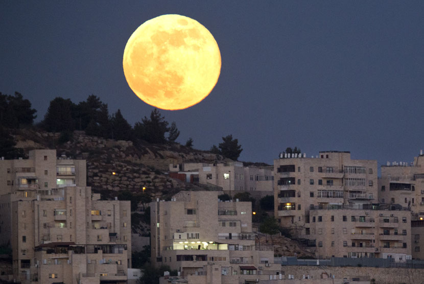 In Picture: Keindahan Bulan Purnama 'Supermoon' dari Berbagai Belahan Dunia