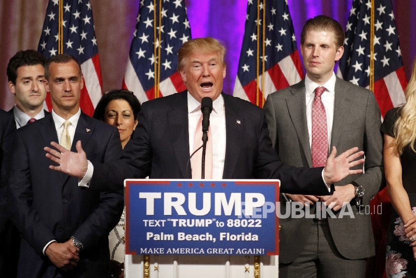 ssstdiam-diam-donald-trump-kirim-donasi-untuk-yayasan-clinton