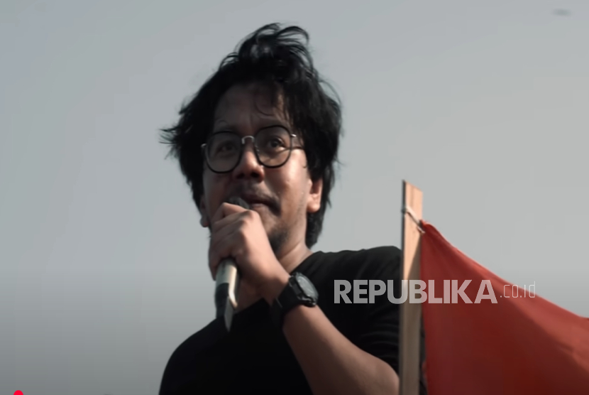 kontroversi-ferry-irwandi-tudingan-darurat-militer-dan-kegeraman-tni