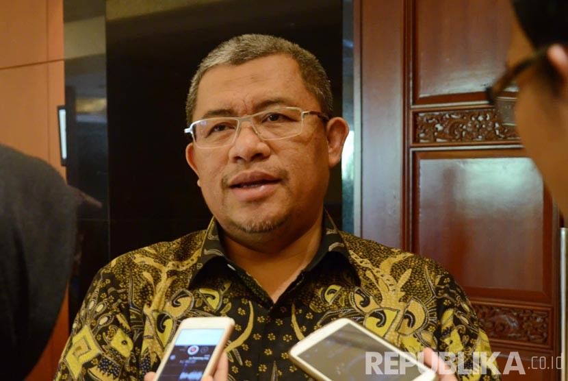 demi-tarik-investor-aher-minta-bi-rate-diturunkan