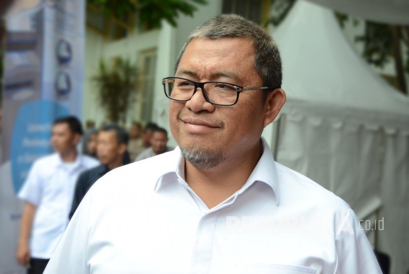 Tinjau UN SMP, Aher Minta Siswa Dzikir