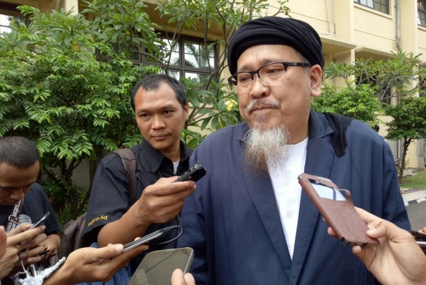 hakim-tolak-kakak-angkat-ahok-menjadi-saksi