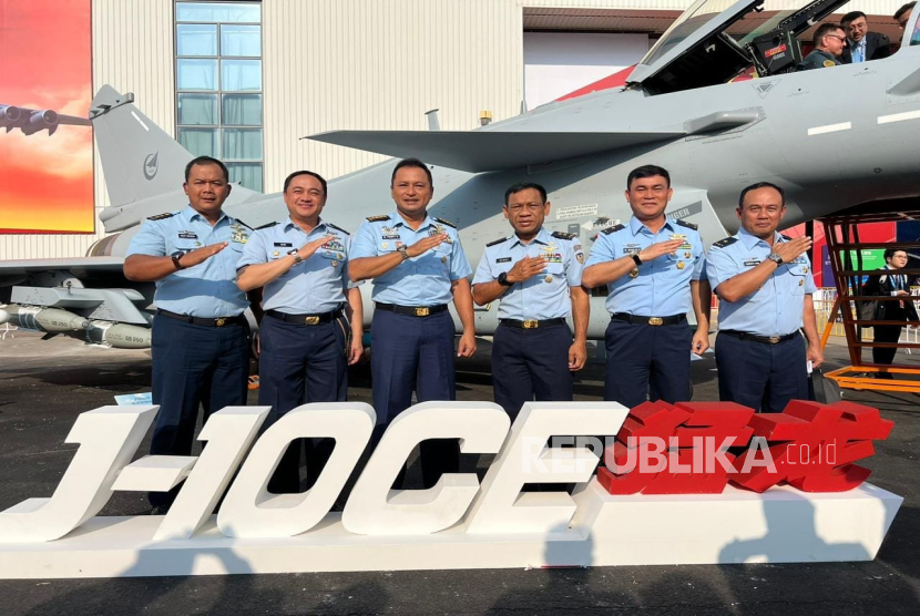 Indonesia Dilaporkan Beli 42 Jet Tempur Chengdu J-10C dari China