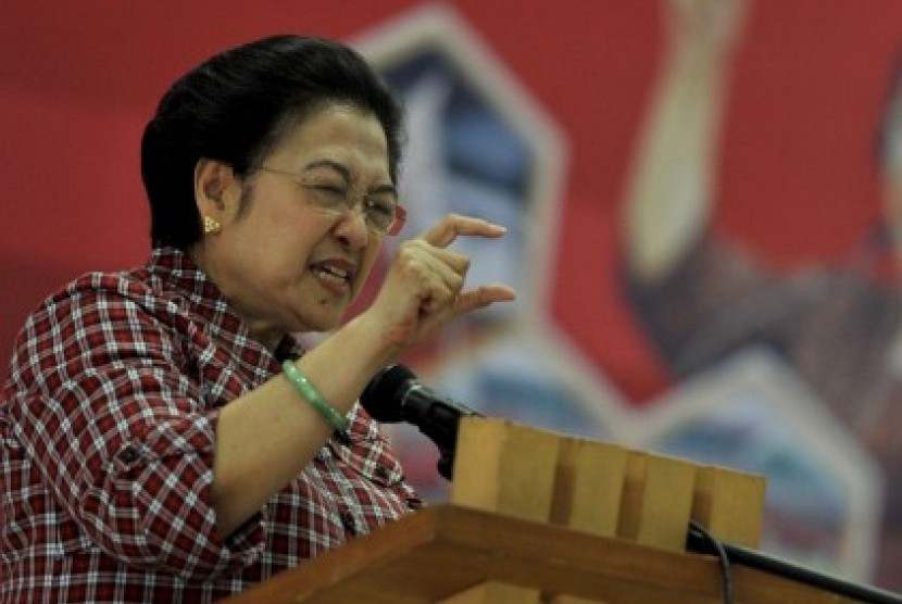 Menangis Di Makam Bung Karno, Megawati: Bapak Saya Minta Anak Anaknya Solid