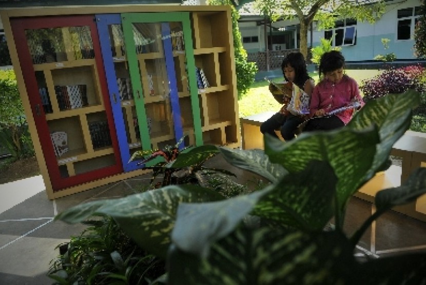 di-indonesia-hanya-1-dari-1000-orang-yang-serius-membaca-buku