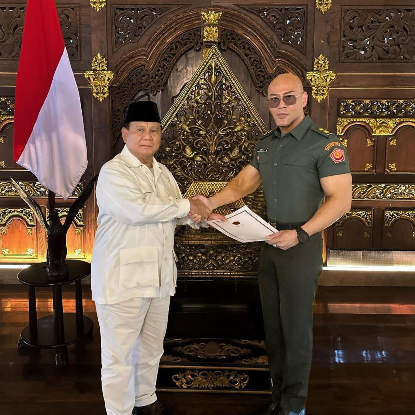 Sangat Setuju ! Pemberian Pangkat Deddy Corbuzier Mengharumkan TNI