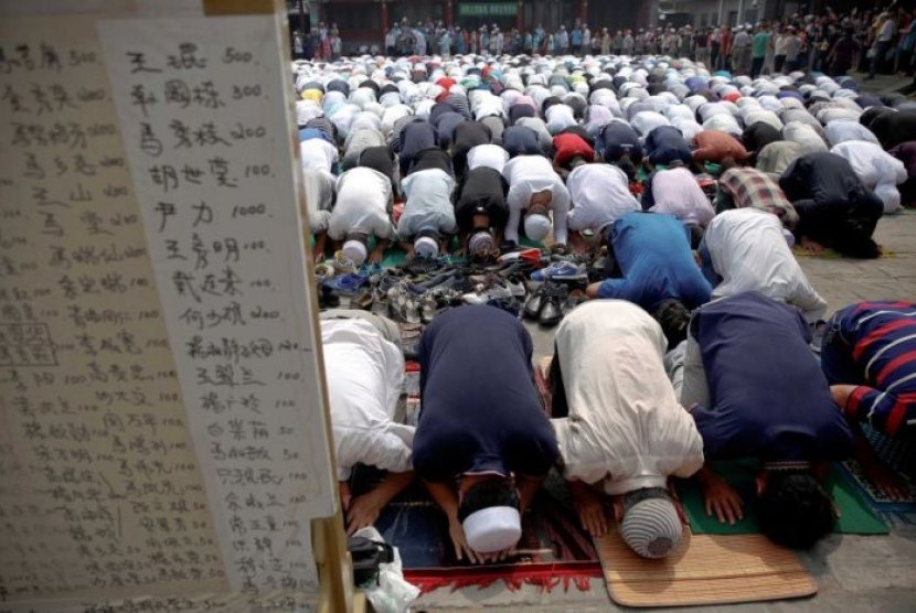 Pemerintah Cina Larang Tulisan Arab dan Simbol Islam