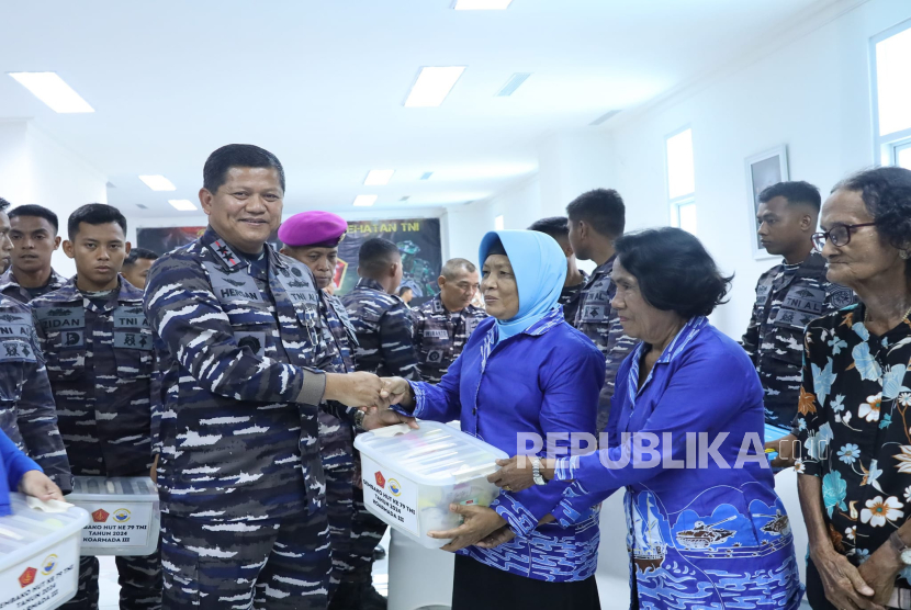 Panglima TNI Copot Putra Try Sutrisno Digantikan Mantan Ajudan Jokowi
