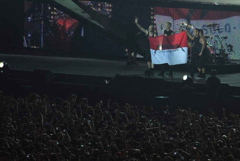 Polda akan Usut Bendera Indonesia Bertuliskan 'Kita Indonesia' dan 'Metallica'