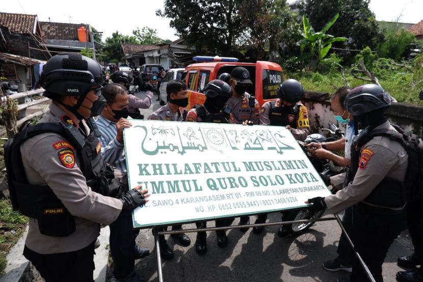 Jaringan 30 Sekolah di Balik Penangkapan Menteri Pendidikan Khilafatul Muslim