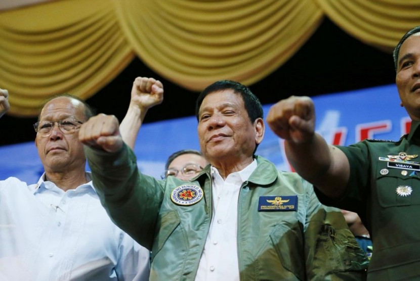 Duterte: Anda Bisa ke Neraka, Obama