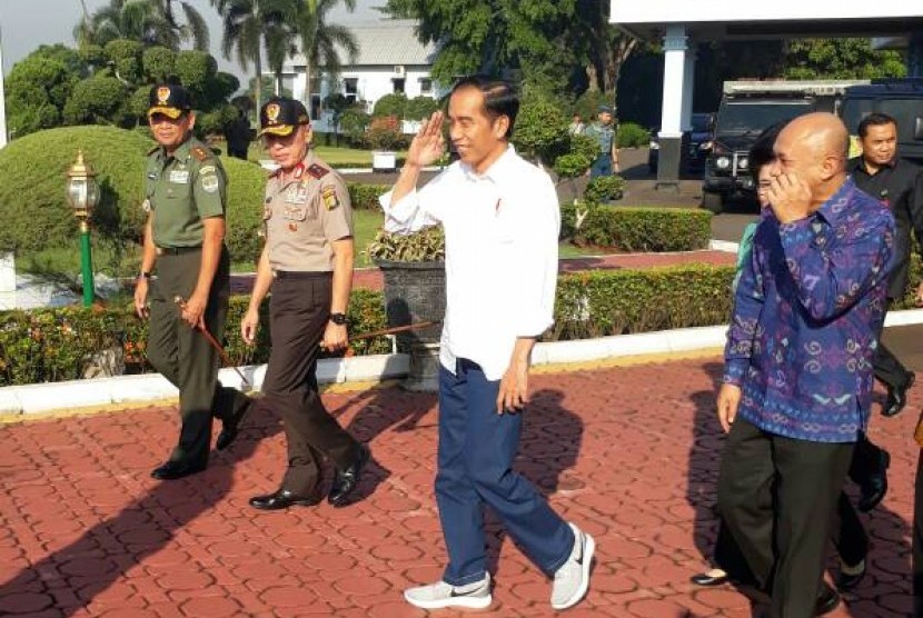 (LAGI) Massa HMI Dikunci di Sekretariat Saat Jokowi Melintas!!!!!