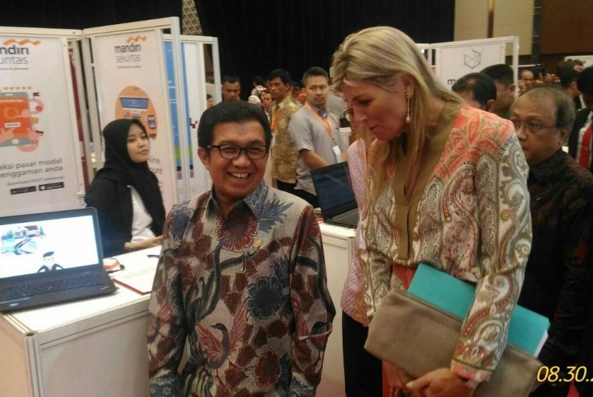 Cantiknya Ratu Maxima dari Belanda Kenakan Batik