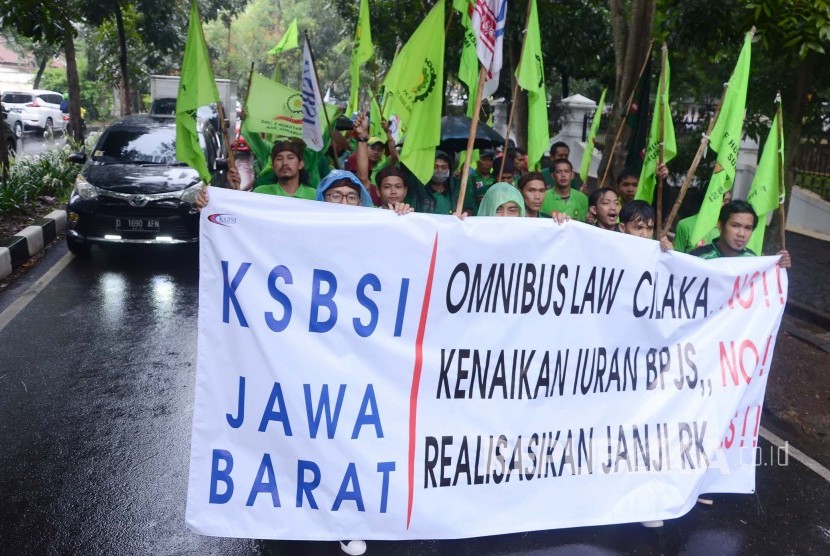 Buruh Merasa Jadi Alas Karpet Merah Jokowi untuk Investor