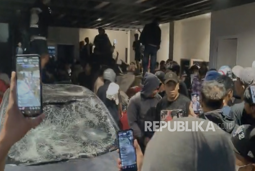 Setelah Rumah Sahroni Dijarah, Nasdem Tower Kini Dijaga Marinir