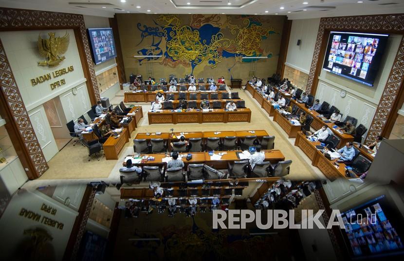 tok-dpr-setuju-ruu-ciptaker-disahkan-di-paripurna-8-oktober