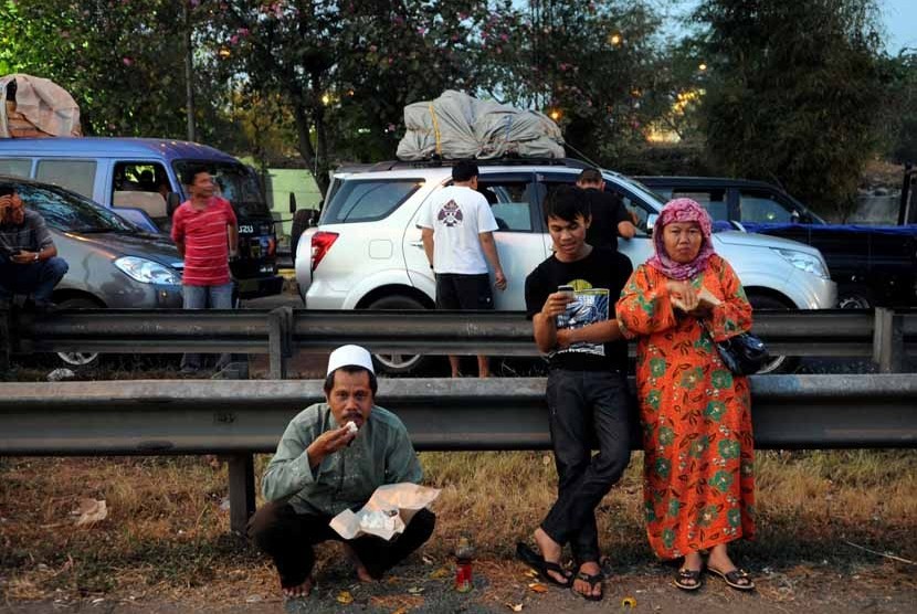 5 Keadaan yang Membuat Kita Terpaksa Buka Puasa di Jalan, Nomor 4 Paling Bikin Kesal