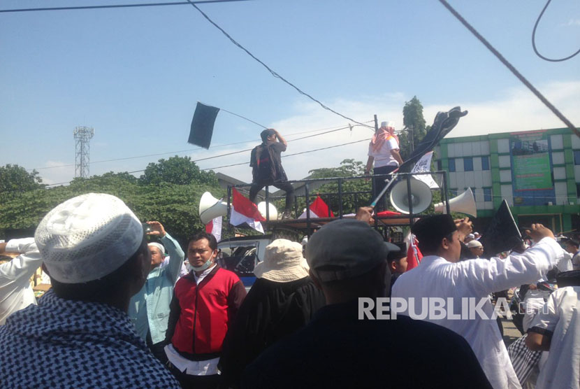 Ricuh Penolakan Gereja Santa, FPI Bekasi: Umat Islam Bukan Intoleran