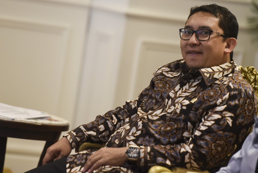 fadli-zon-sebut-warna-cat-gedung-dpr-seperti-tempat-hiburan