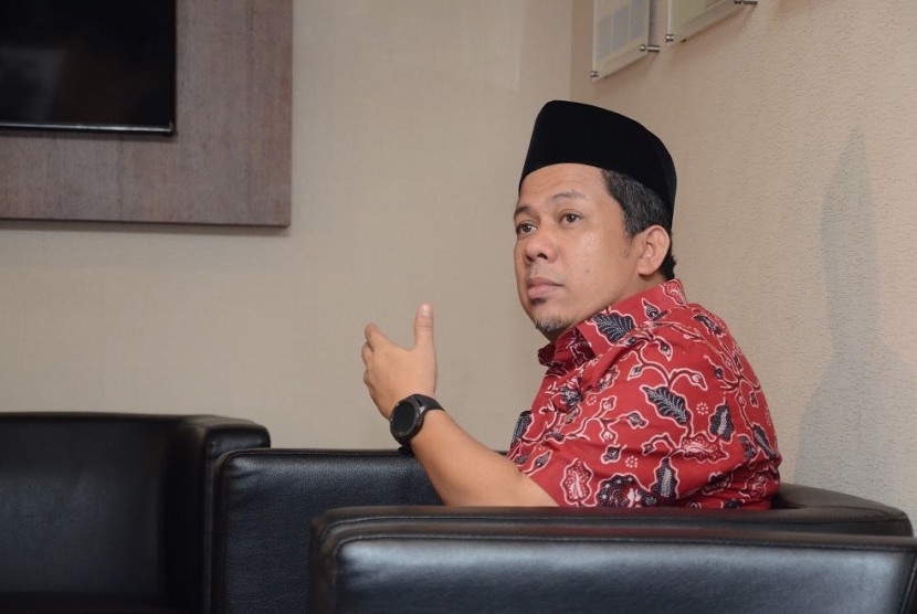 fahri-hamzah-sandiwara-sidang-ahok-memuakkan