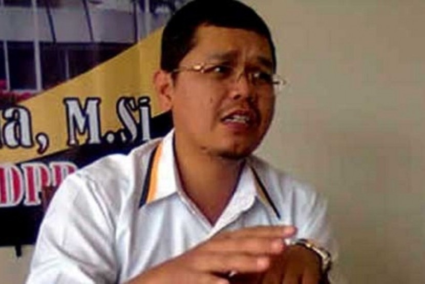 kpk-periksa-politisi-pks-terkait-kasus-damayanti